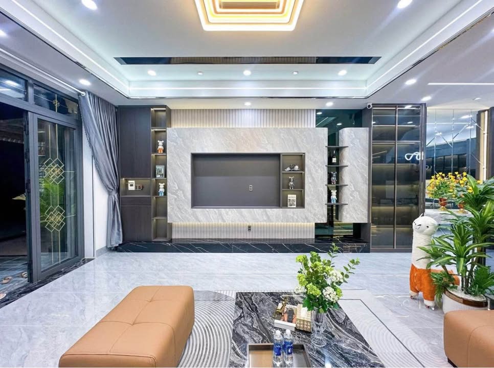 Nhà 5 tầng Trường Chinh, Đống Đa 50m² chỉ 12 tỷ - Ô tô đỗ sát nhà!