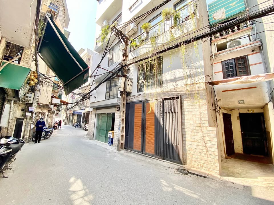 Nhà Cầu Diễn 37m² giá 5.7 tỷ - Ô tô đỗ cửa, Kinh doanh thuận lợi!