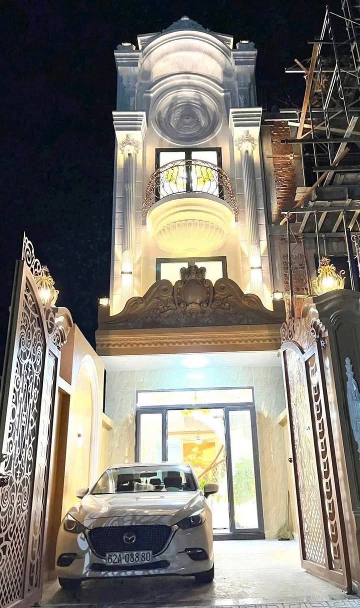 Nhà phố Tân An 200m² giá 3.94 tỷ - Chính chủ bán gấp!