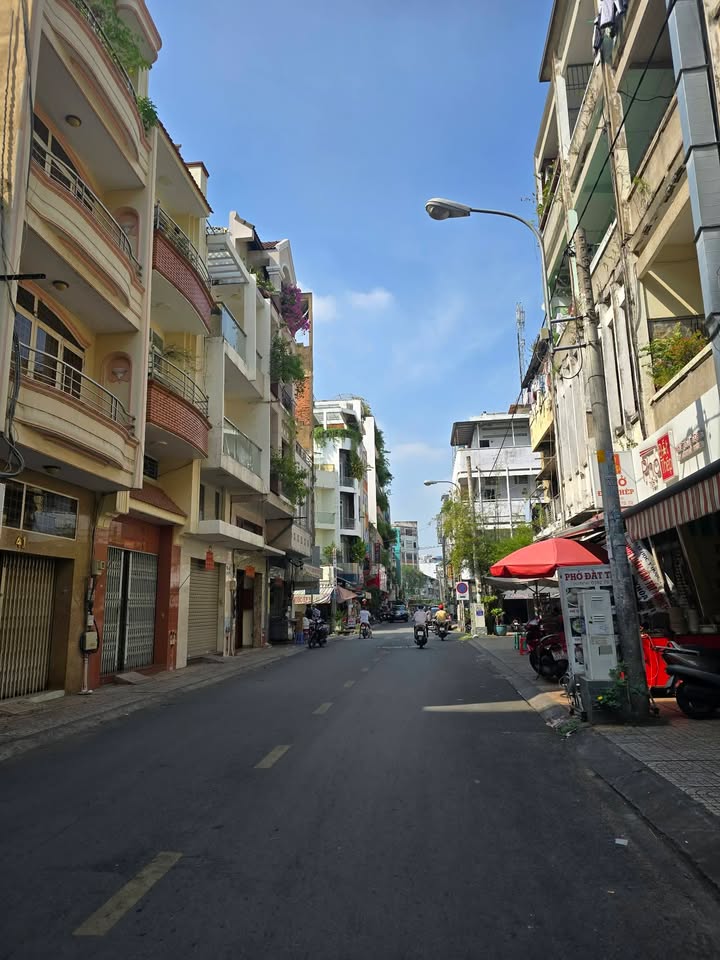 Nhà phố Tản Đà Quận 5 50m² giá 12 tỷ - Đón Tết an lành ngay!