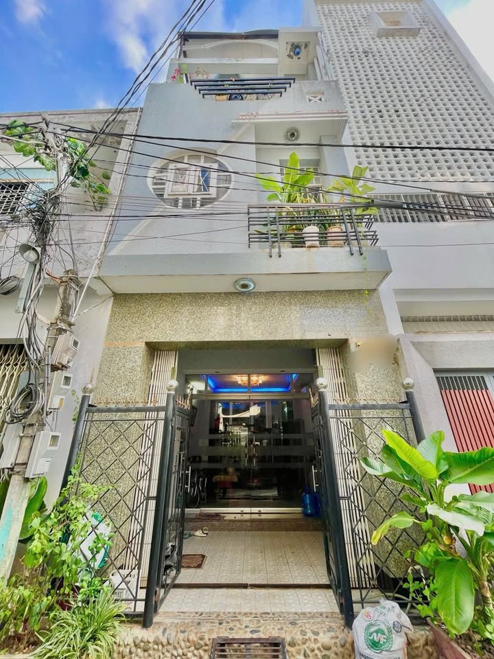 Nhà phố 2 lầu tại Lý Thường Kiệt, Mỹ Tho 70.8m² giá 4.25 tỷ - Vị trí đắc địa, tiện ích đầy đủ!