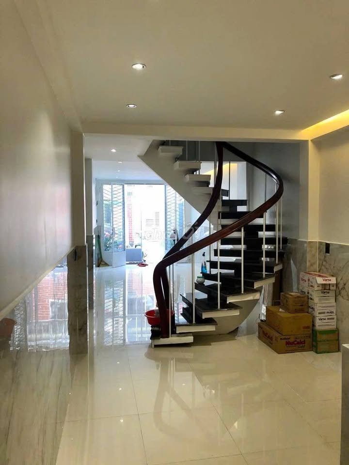 Cho thuê mặt bằng kinh doanh hẻm 207 Đường 3/2, Quận 10 - Giá chỉ 8 triệu/tháng!