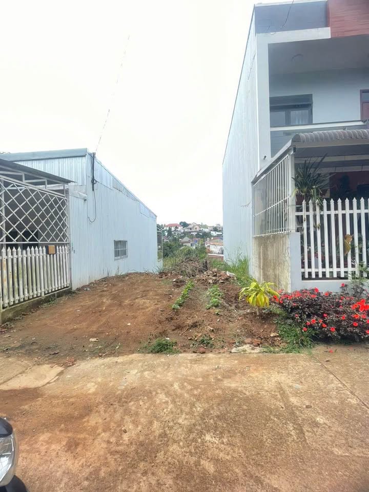 Đất thổ cư phường 1 TP Bảo Lộc 92m² giá 1.6 tỷ - Đường thông thoáng, tiện ích đầy đủ!