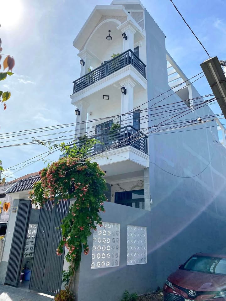 Nhà 2 lầu hẻm 5m tại Cái Khế, Ninh Kiều 92m² giá 6 tỷ - Phù hợp kinh doanh!