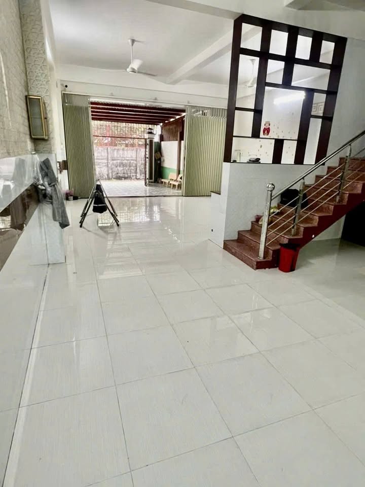 Nhà cho thuê hẻm đường Lý Thường Kiệt, Mỹ Tho, 138m² - Không gian sống thoáng đãng, giá chỉ 6 triệu/tháng!