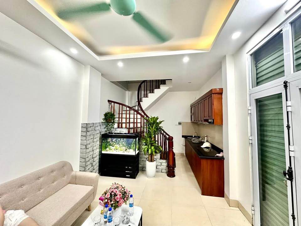 Nhà Mễ Trì 30m² giá 9 tỷ - Lô góc kinh doanh sầm uất, tặng nội thất!