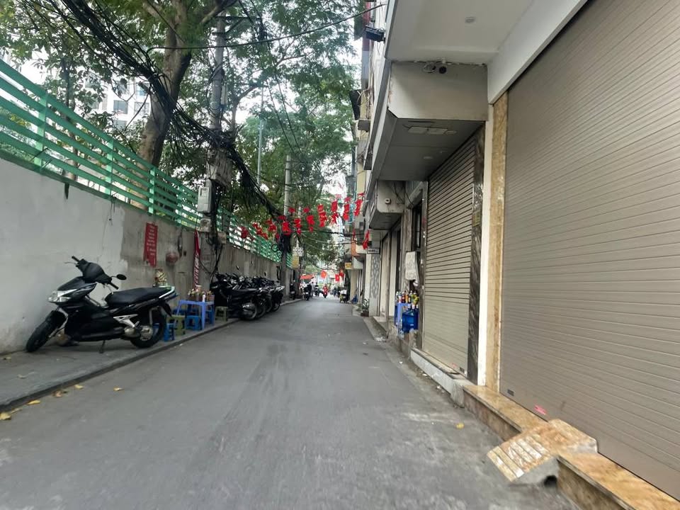 Nhà riêng Nguyễn Trãi, Thanh Xuân 38m² giá 11.2 tỷ - Vị trí đắc địa, sổ đỏ chính chủ!