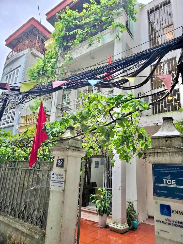 Nhà phố Giang Văn Minh, Ba Đình 109m² giá 24 tỷ - Cơ hội vàng cho nhà đầu tư!