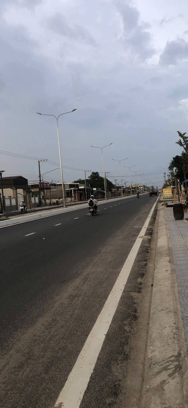 Cửa hàng cho thuê tại chợ Long Hòa, Bình Dương - Mặt tiền đường ĐT 749A