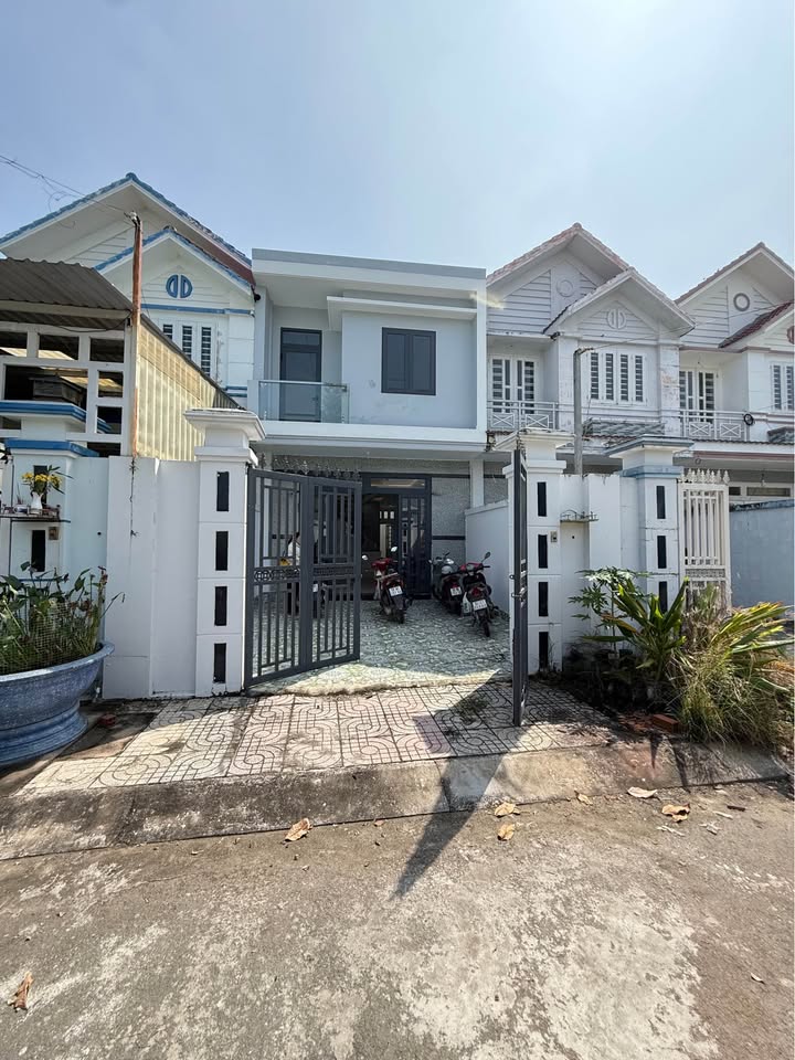 Nhà bán Cần Giuộc Long An 97m² giá 1.85 tỷ - Chính chủ, sổ hồng riêng!