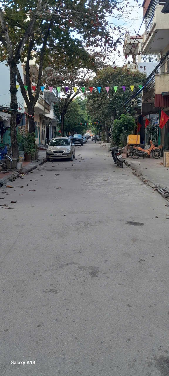 Nhà phố Bích Đào, Hoa Lư 123.6m² giá 5 tỷ - Hướng Đông, nở hậu tuyệt đẹp!