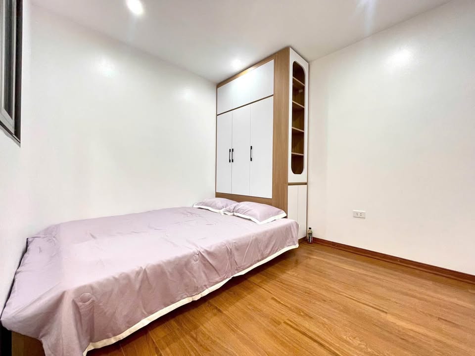 Nhà riêng Hoàng Mai 85m² giá thỏa thuận - Sân tiểu cảnh ấn tượng!
