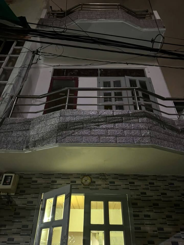 Nhà cho thuê hẻm 92 Đình Nghi Xuân, Bình Trị Đông, 15m² giá 4.5 triệu - Nhà trống vào ở ngay!