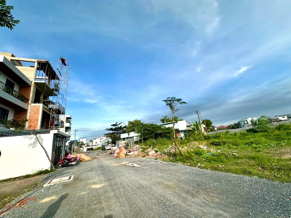 Đất nền 81m² xã Thới Tam Thôn, Hóc Môn - Sổ hồng riêng, giá chỉ 3.7 tỷ!