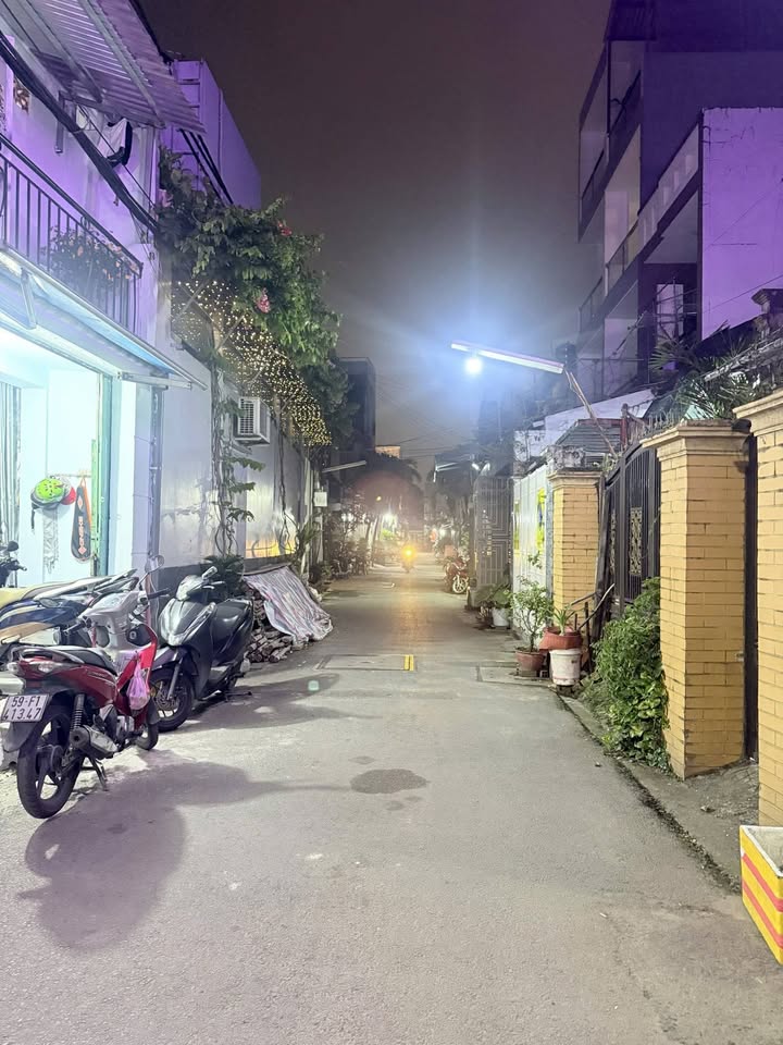 Nhà riêng Trung Mỹ Tây Q12 44m² giá 3.89 tỷ - Pháp lý rõ ràng, sẵn sàng công chứng!