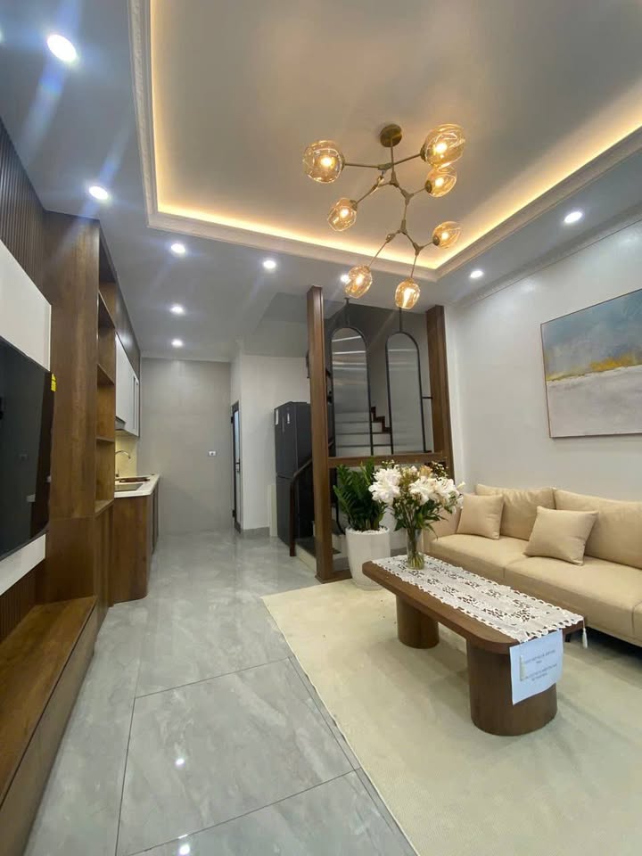 Nhà đẹp Ngọc Thụy Long Biên 33m² giá thương lượng - Ô tô đỗ cửa, vào ở ngay!