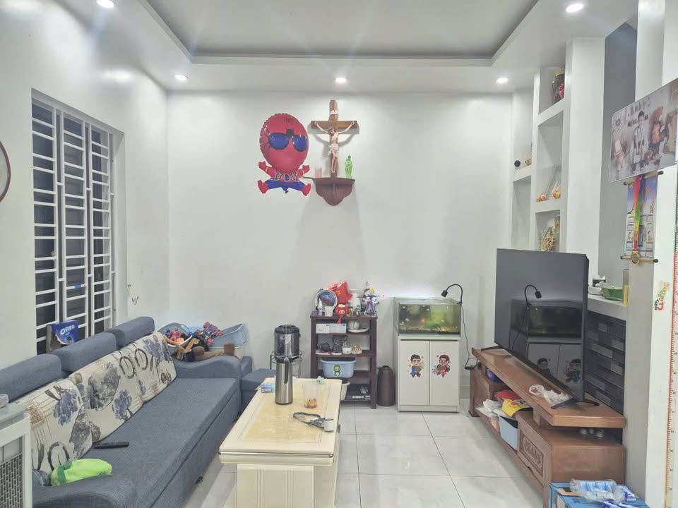 Nhà 2 tầng Hùng Vương, Hồng Bàng 42.4m² giá 1.8 tỷ - Vị trí thuận tiện, giao thông dễ dàng