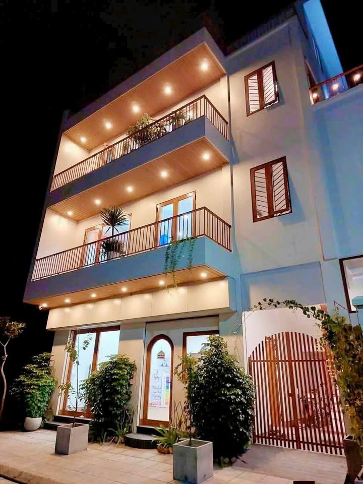 Nhà 3 tầng Cẩm Bình 112m² giá 5 tỷ - Kiến trúc hiện đại, thu nhập ổn định!