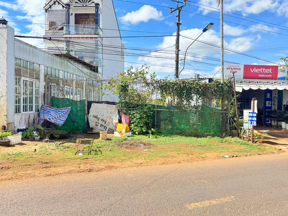 Lô đất kinh doanh 2 mặt tiền tại xã Ia Tiêm, Chư Sê - Sổ đỏ chính chủ, giá thỏa thuận!