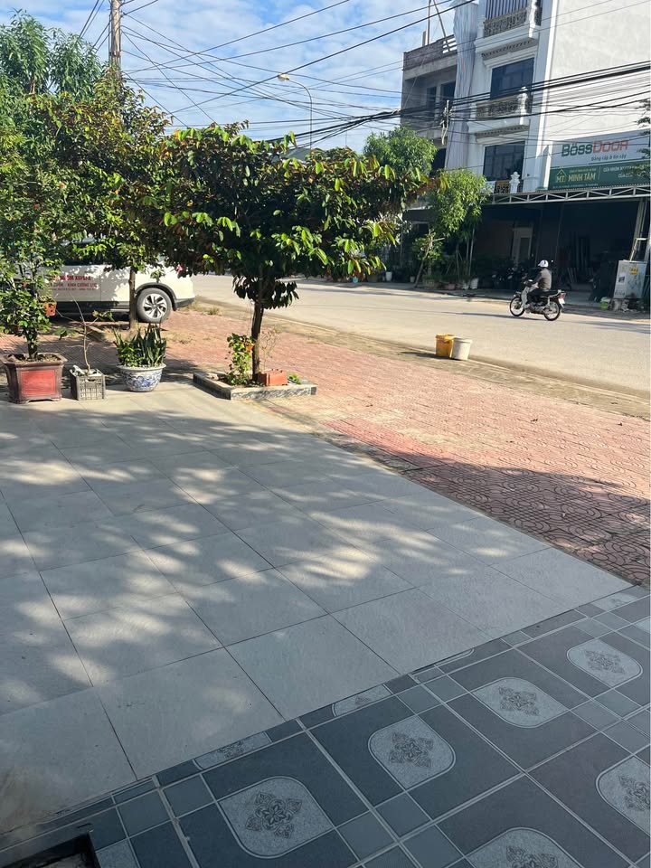 Nhà mặt đường Lý Nam Đế, Khu Đô Thị Bình Minh 100m² - Vị trí đắc địa, đầy đủ tiện ích!