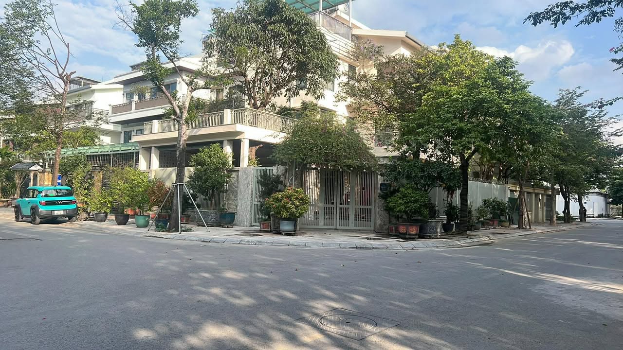 Nhà phố Foresa Xuân Phương 230m² giá 44.9 tỷ - Đầu tư sinh lời tiềm năng!
