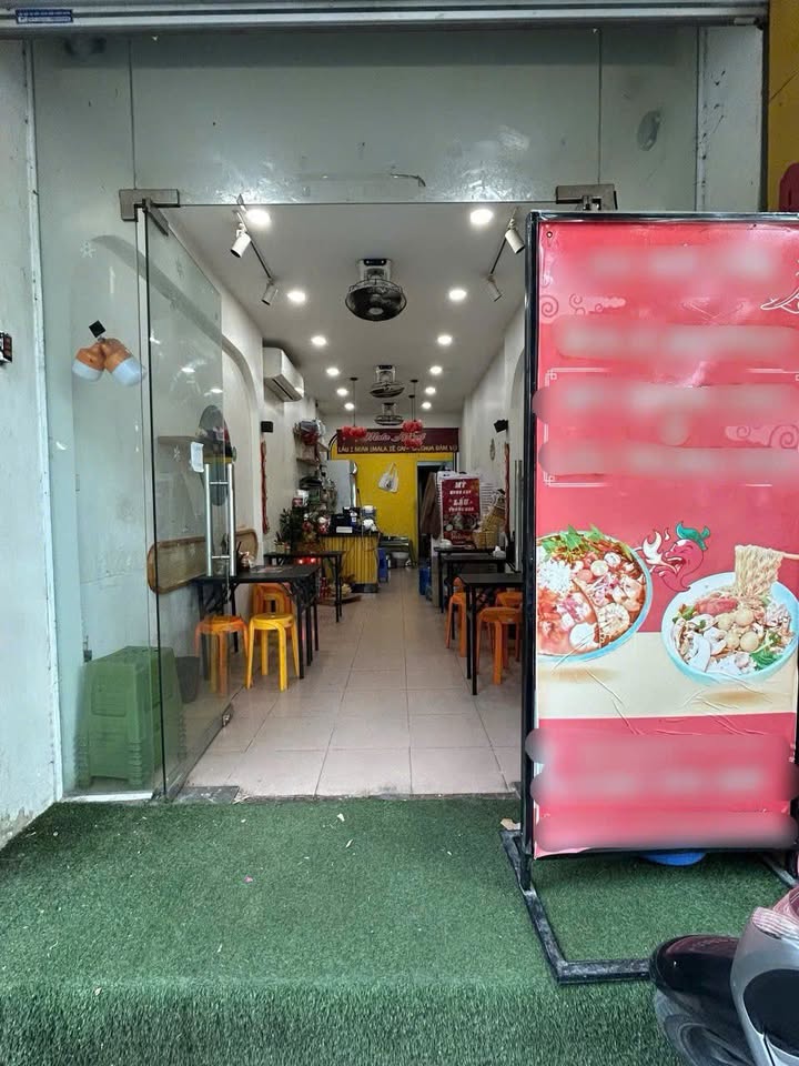 Quán lẩu-mỳ cay tại Đội Cấn, Ba Đình 40m² giá 17 triệu - Cơ hội kinh doanh tuyệt vời!