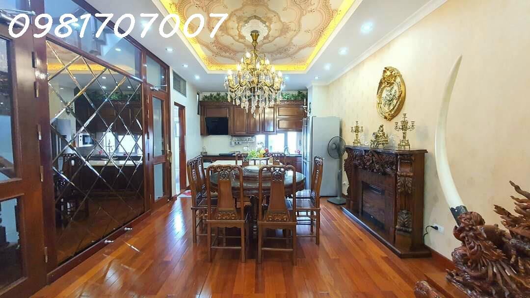 Cho thuê biệt thự Sài Đồng 200m² giá 20 triệu - Khu vực sầm uất, tiện lợi kinh doanh!