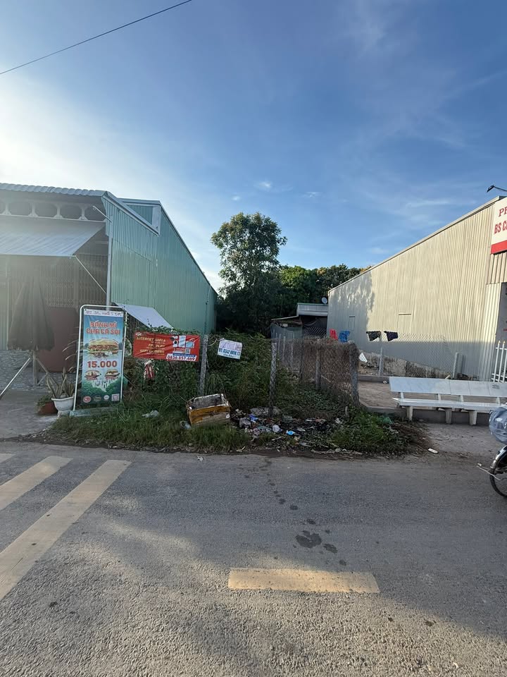 Đất nền An Giang 85m² giá 1 tỷ - Sổ đỏ chính chủ, gần chợ và trường học!