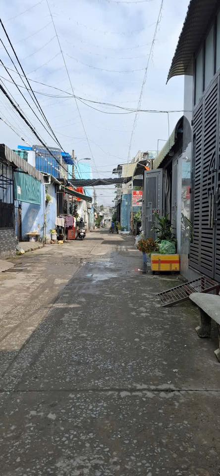 Nhà bán Lầu suốt 64m² đường Nữ Dân Công, Bình Chánh giá 2.1 tỷ - Không thể bỏ lỡ!