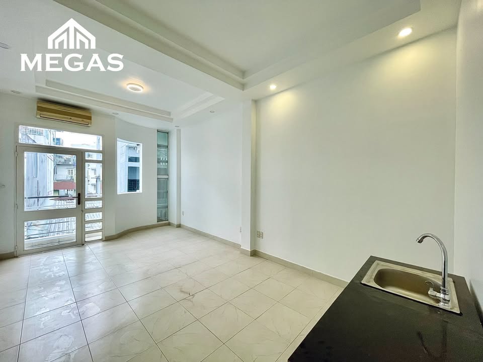 Cho thuê phòng trọ tại Nguyễn Tri Phương, Quận 10 chỉ 4 triệu - An ninh 24/7!