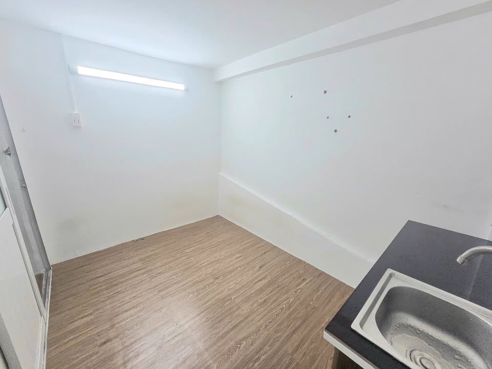 Phòng trọ đường Tô Hiến Thành, quận 10, giá 2.49 triệu - Sạch sẽ, thoải mái cho 2-3 người