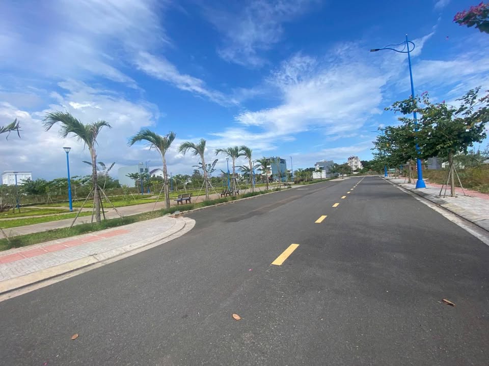 Đất nền tái định cư Hòa Long Bà Rịa 90m² giá 2.65 tỷ - Vị trí đắc địa cạnh công viên!