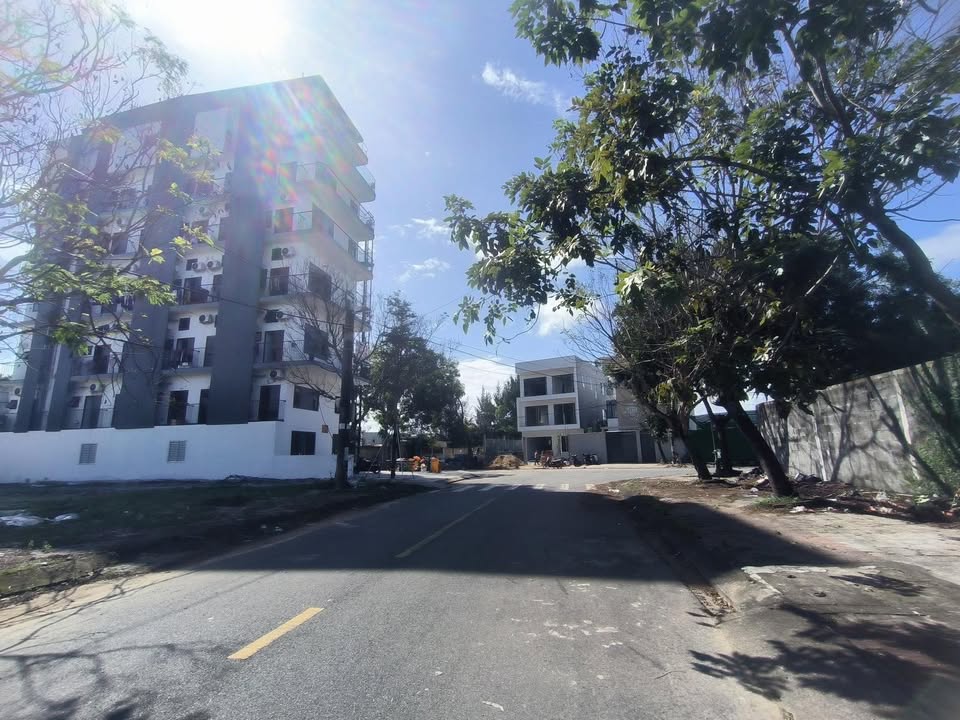 Nhà 2 tầng mặt tiền Dũng Sĩ Điện Ngọc 125m² giá 5 tỷ - Kinh doanh thuận lợi!