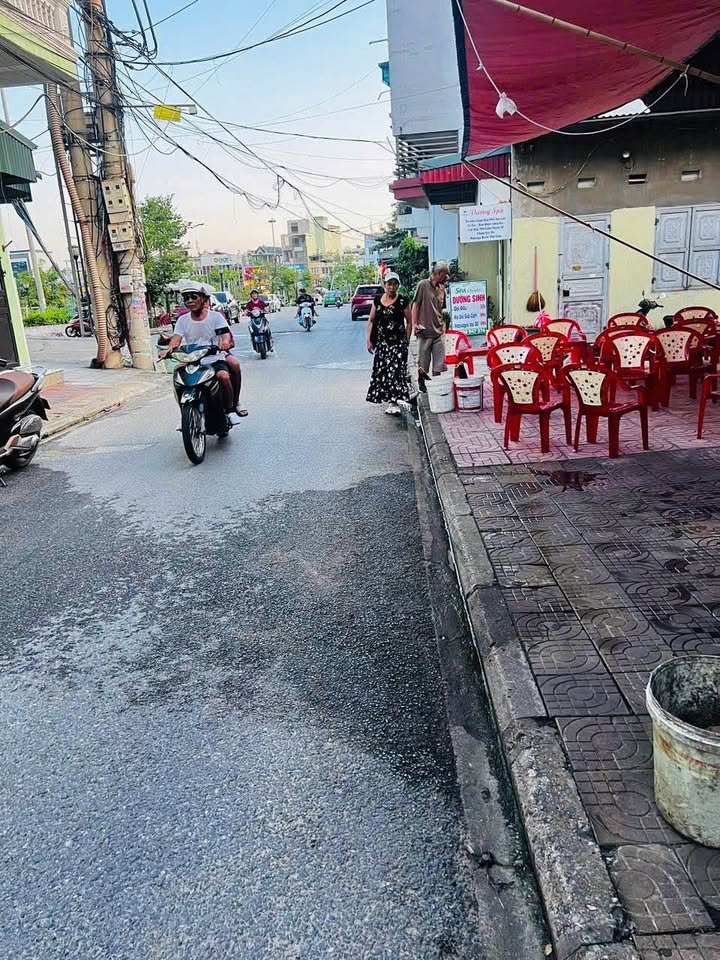 Đất kinh doanh Sầm Uất tại Cẩm Phả 78m² giá 3.3 tỷ - Vị trí đắc địa!