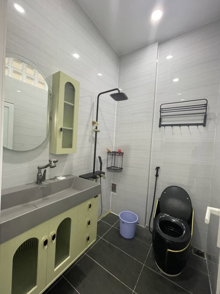 Nhà đẹp Tân Bình 78m² giá 9.4 tỷ - Hẻm xe hơi thông thoáng gần Trường Sa!