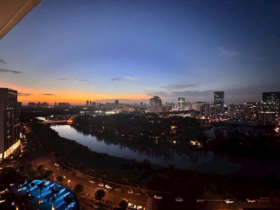 Căn hộ Midtown M8 Quận 7 124m² giá 18.5 tỷ - View sông thoáng mát!