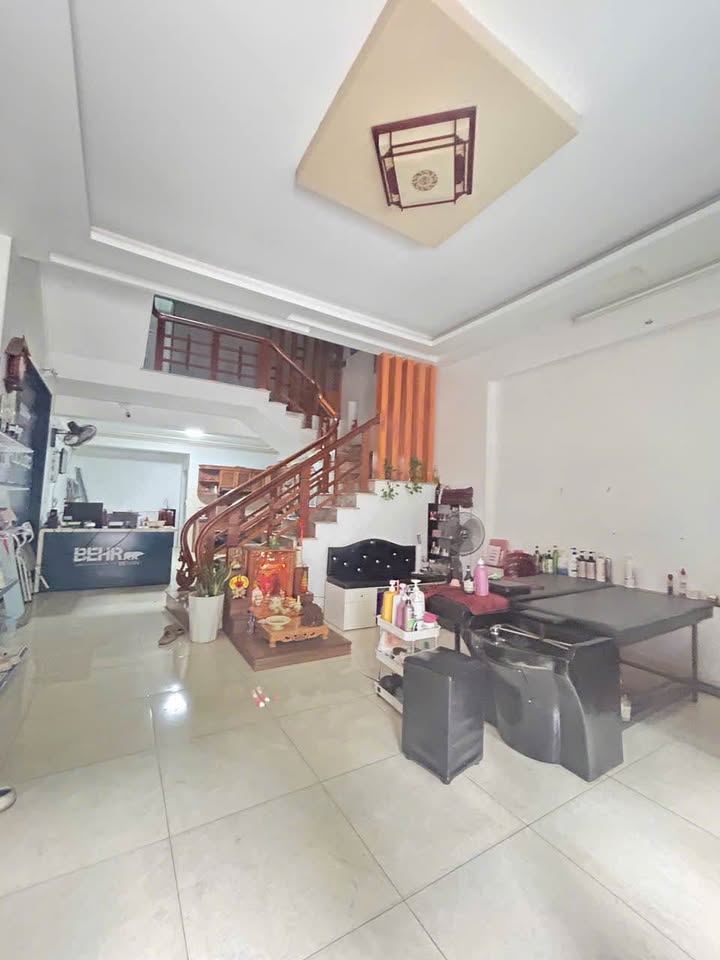 Nhà 4 tầng tại Phường Đông Thọ, Thanh Hóa - Diện tích 64m², giá 5 tỷ - Thiết kế hiện đại, sẵn thang máy!