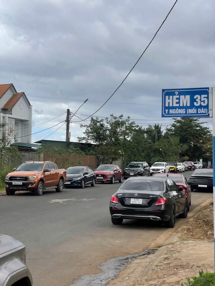 Đất mặt tiền Y Ngông Buôn Ma Thuột 135m² giá 2.7 tỷ - Cơ hội đầu tư tốt nhất khu vực!