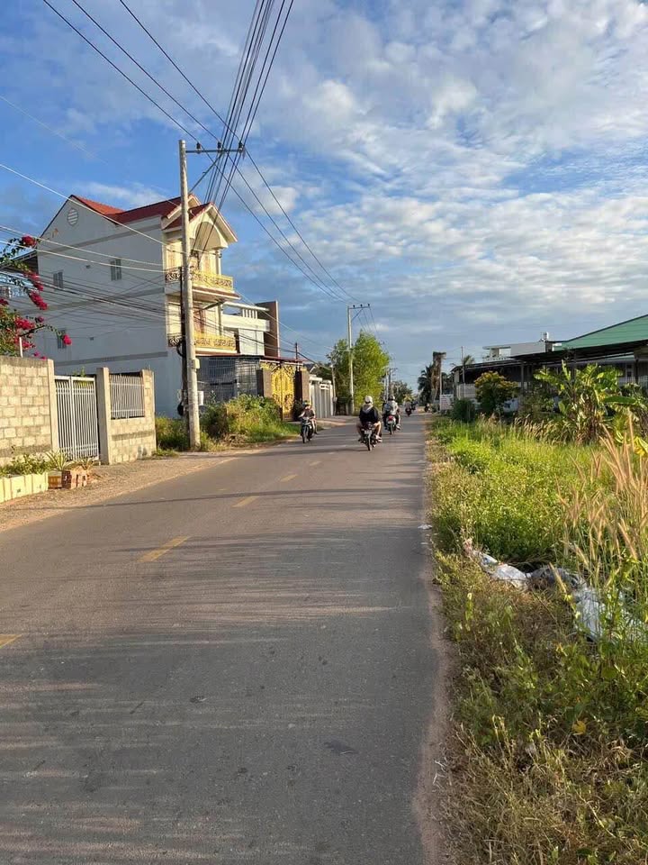 Đất thổ cư Kim Bình - Hàm Thắng 100m² giá 695 triệu - Cơ hội đầu tư tốt!