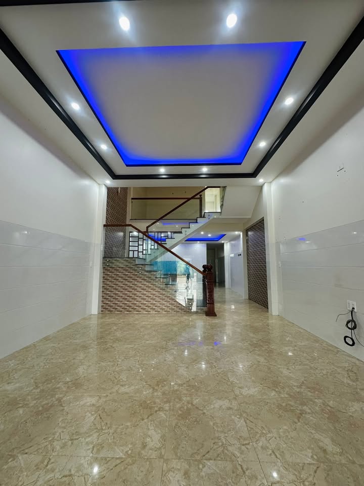 Nhà 2 tầng Đà Nẵng 100m² giá 4 tỷ - Vị trí thuận lợi, không ngập nước!