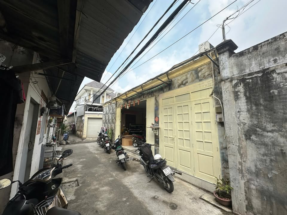 Nhà cấp 4 Hiệp Bình Phước 67m² giá 4.2 tỷ - Sổ hồng chính chủ, thuận tiện di chuyển!