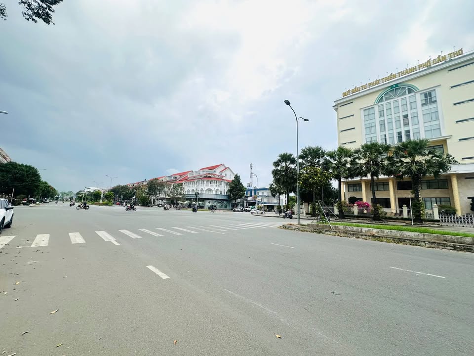 Shophouse cho thuê Lý Thái Tổ, Cái Răng 160m² giá 12 triệu - Hướng Đông Nam, mặt tiền đường lớn!