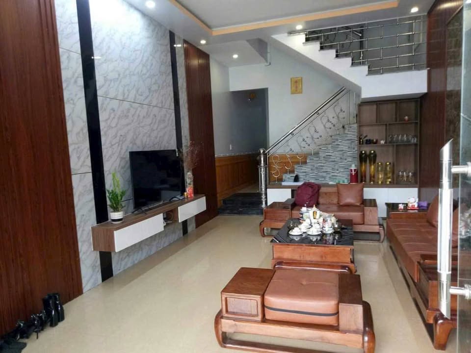 Nhà đẹp Bảo Thắng Lào Cai 80m² giá 1.6 tỷ - Bán gấp, giảm 200 triệu!