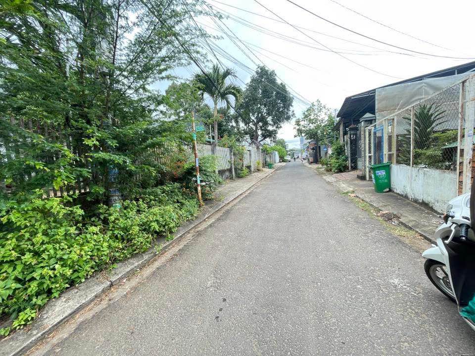 Đất Hẻm 99 Đồng Khởi, Buôn Ma Thuột 163m² giá 5.5 tỷ - Vị trí vàng đầu tư!