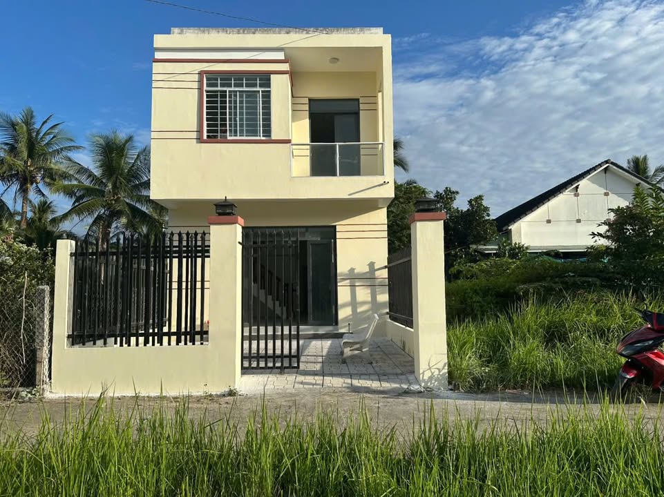 Nhà 1 trệt 1 lầu tại An Hội, Vĩnh Long 93.6m² giá 1.4 tỷ - Sẵn sàng vào ở!