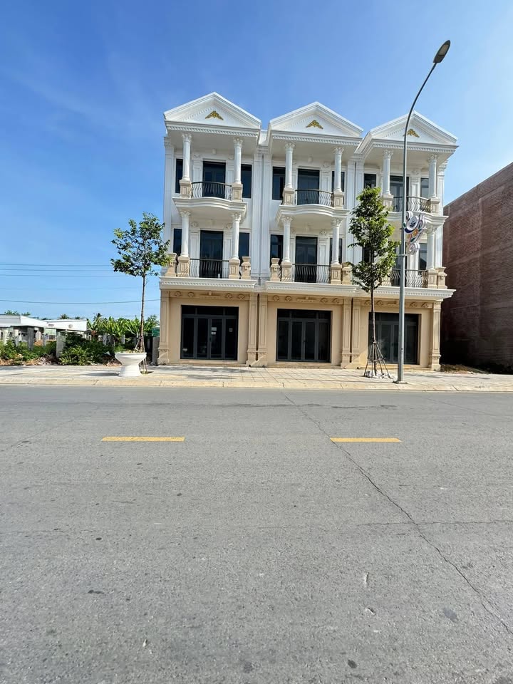 Nhà phố Gò Công 115m² giá 6.2 tỷ - Kinh doanh thuận lợi ngay trung tâm!