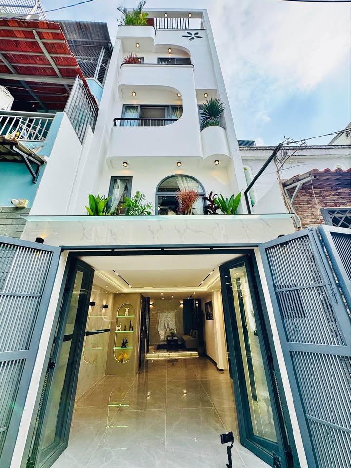 Nhà đẹp Gò Vấp 48m² giá 8.7 tỷ - Sẵn sàng vào ở ngay!