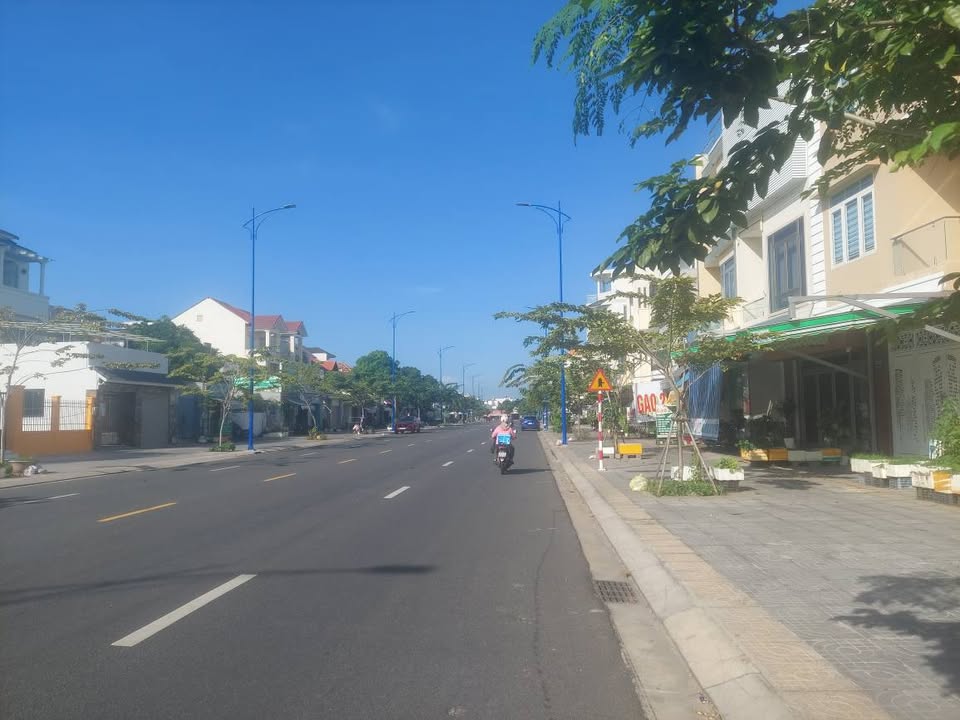 Đất thổ cư mặt tiền Lê Quang Định 94m² giá thỏa thuận - Vị trí kinh doanh đắc địa!