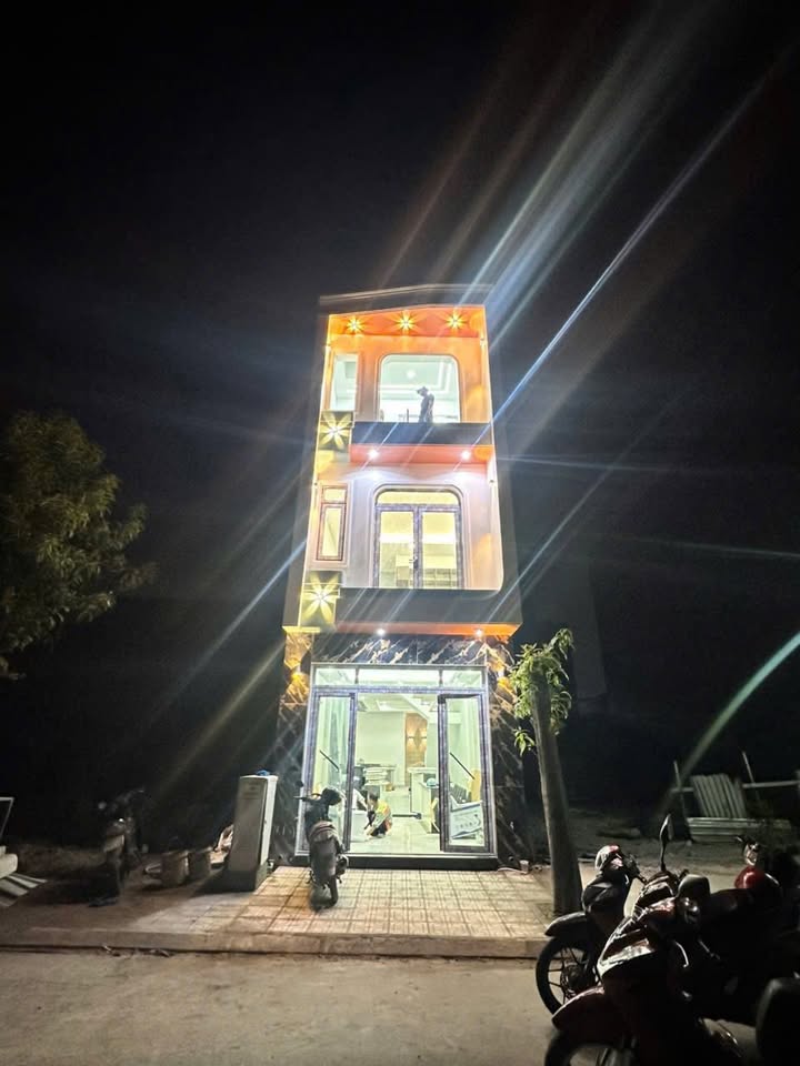 Nhà KDC Lê Phong An Phú 66m² giá 4.868 tỷ - Thiết kế hiện đại, nội thất cao cấp!