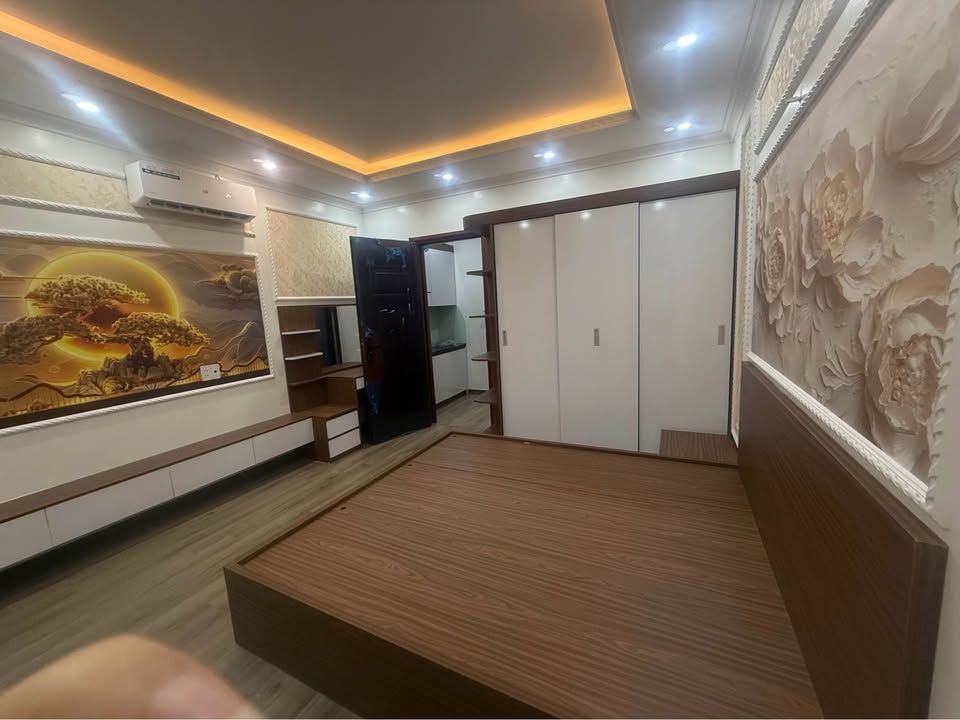 Nhà 5 tầng đường Văn Tiến Dũng, Bắc Từ Liêm 32m² giá 7.6 tỷ - Đầy đủ nội thất cao cấp!